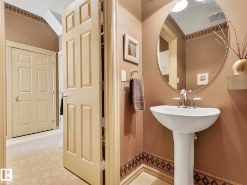 1361 Breckenridge Drive, Edmonton, AB - Indoor Photo Showing Bathroom
