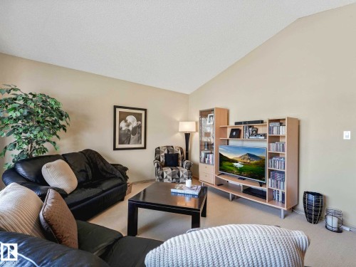 1361 Breckenridge Drive, Edmonton, AB - Indoor Photo Showing Living Room