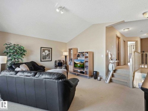 1361 Breckenridge Drive, Edmonton, AB - Indoor Photo Showing Living Room