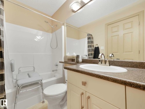 1361 Breckenridge Drive, Edmonton, AB - Indoor Photo Showing Bathroom