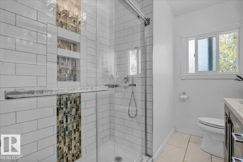 12944 128 Street, Edmonton, AB - Indoor Photo Showing Bathroom