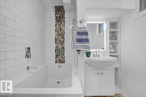 12944 128 Street, Edmonton, AB - Indoor Photo Showing Bathroom