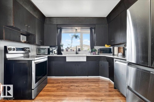 12944 128 Street, Edmonton, AB - Indoor Photo Showing Kitchen