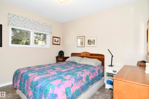 10 Athapaskan Drive, Leduc, AB - Indoor Photo Showing Bedroom