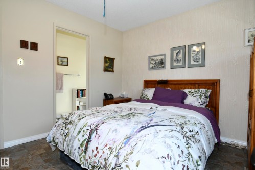 10 Athapaskan Drive, Leduc, AB - Indoor Photo Showing Bedroom