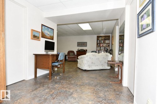 10 Athapaskan Drive, Leduc, AB - Indoor Photo Showing Other Room