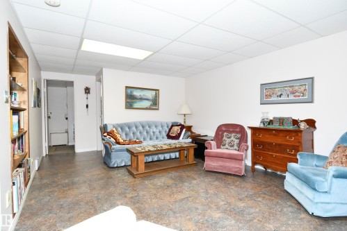 10 Athapaskan Drive, Leduc, AB - Indoor Photo Showing Living Room