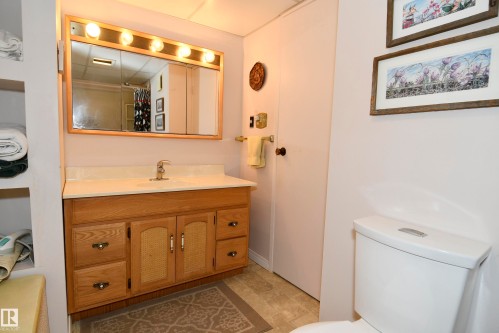 10 Athapaskan Drive, Leduc, AB - Indoor Photo Showing Bathroom