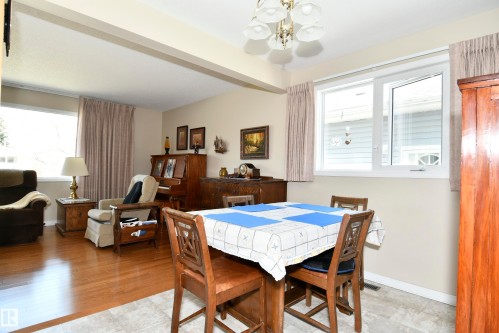 10 Athapaskan Drive, Leduc, AB - Indoor Photo Showing Dining Room
