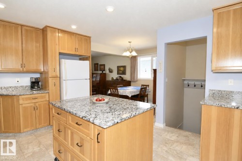 10 Athapaskan Drive, Leduc, AB - Indoor Photo Showing Kitchen
