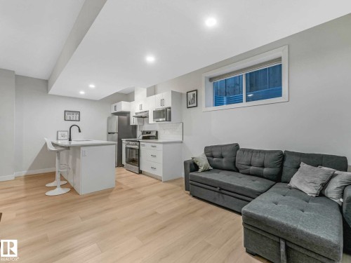 Image quality insufficient for description - 15731 109 Avenue, Edmonton, AB - Indoor