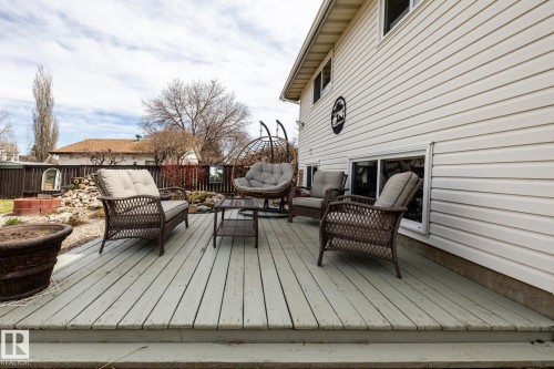 Expansive 12x16 outdoor deck with light-colored plank flooring - 3608 16A Avenue, Edmonton, AB - Outdoor With Deck Patio Veranda With Exterior