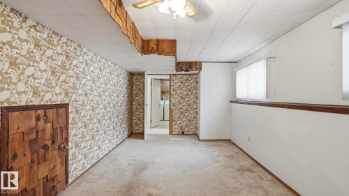 9834 167A Avenue, Edmonton, AB - Indoor Photo Showing Other Room