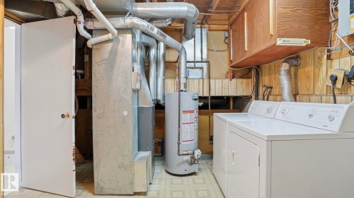 9834 167A Avenue, Edmonton, AB - Indoor Photo Showing Laundry Room