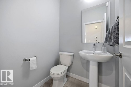 1057 Coopers Hawk Link, Edmonton, AB - Indoor Photo Showing Bathroom