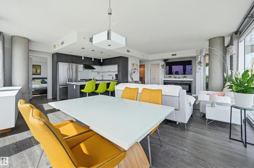 1605 9720 106 Street, Edmonton, AB - Indoor