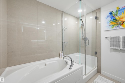 1605 9720 106 Street, Edmonton, AB - Indoor Photo Showing Bathroom