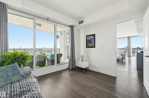 1605 9720 106 Street, Edmonton, AB - Indoor