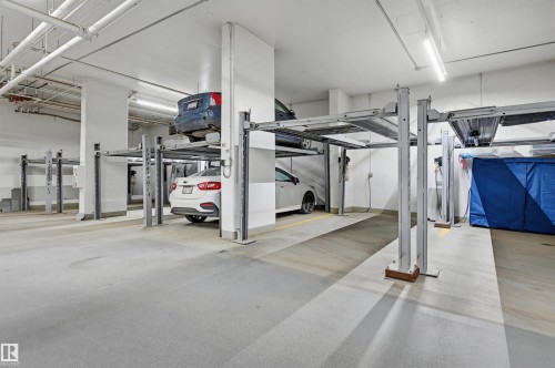 1605 9720 106 Street, Edmonton, AB - Indoor Photo Showing Garage