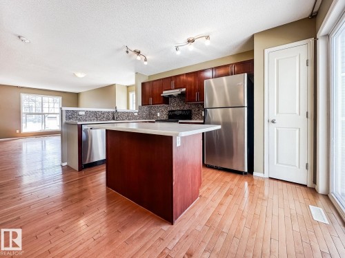 101 2051 Towne Centre Boulevard, Edmonton, AB - Indoor Photo Showing Kitchen