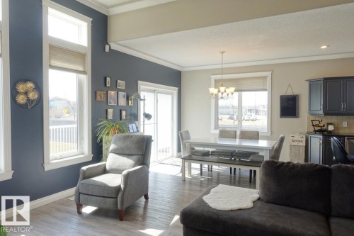 243 Greenfield Way, Fort Saskatchewan, AB - Indoor Photo Showing Living Room