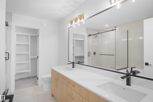 119 Peirwyck Loop, Spruce Grove, AB - Indoor Photo Showing Bathroom