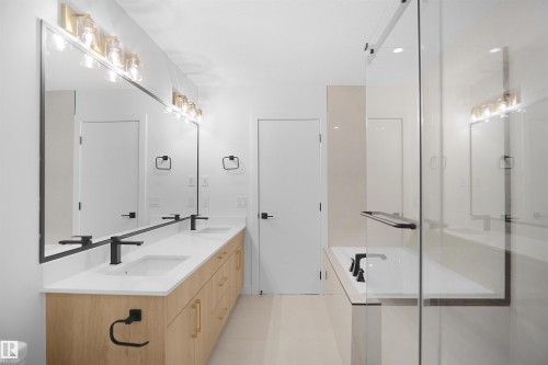 119 Peirwyck Loop, Spruce Grove, AB - Indoor Photo Showing Bathroom