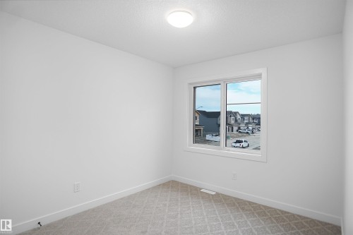 119 Peirwyck Loop, Spruce Grove, AB - Indoor Photo Showing Other Room