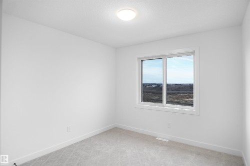 119 Peirwyck Loop, Spruce Grove, AB - Indoor Photo Showing Other Room