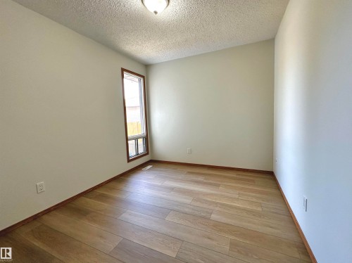 11111 157 Avenue, Edmonton, AB - Indoor Photo Showing Other Room
