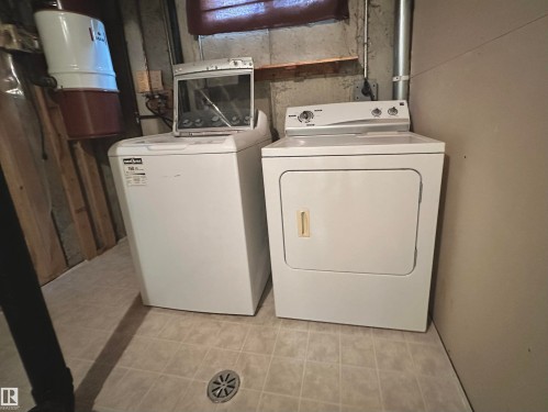 11111 157 Avenue, Edmonton, AB - Indoor Photo Showing Laundry Room