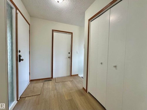 11111 157 Avenue, Edmonton, AB - Indoor Photo Showing Other Room