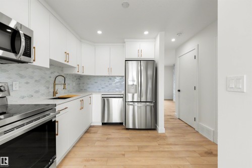 14329 23 Street, Edmonton, AB - Indoor Photo Showing Kitchen With Upgraded Kitchen