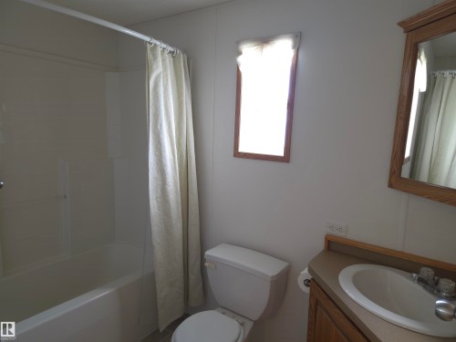 11 Midland Road, Millet, AB - Indoor Photo Showing Bathroom