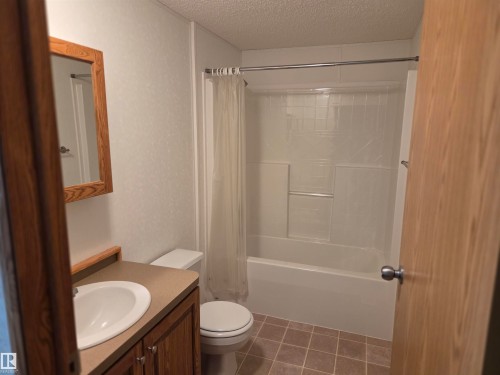 11 Midland Road, Millet, AB - Indoor Photo Showing Bathroom