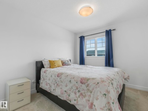 3843 Robins Crescent, Edmonton, AB - Indoor Photo Showing Bedroom