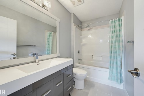 8834 91 Street, Edmonton, AB - Indoor Photo Showing Bathroom