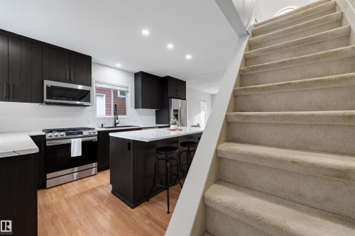 11421 68 Street, Edmonton, AB - Indoor Photo Showing Kitchen With Upgraded Kitchen