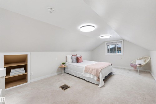 11421 68 Street, Edmonton, AB - Indoor Photo Showing Bedroom
