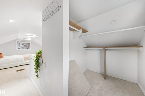 11421 68 Street, Edmonton, AB - Indoor