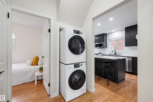 11421 68 Street, Edmonton, AB - Indoor Photo Showing Laundry Room