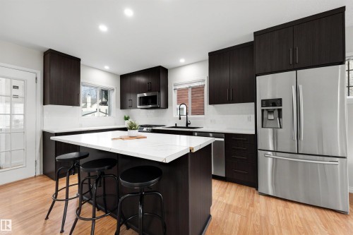 11421 68 Street, Edmonton, AB - Indoor Photo Showing Kitchen With Upgraded Kitchen