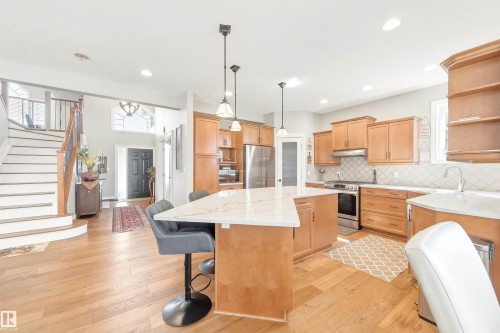 1145 Lincoln Crescent, Edmonton, AB - Indoor Photo Showing Kitchen With Double Sink With Upgraded Kitchen