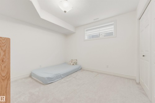 1145 Lincoln Crescent, Edmonton, AB - Indoor Photo Showing Other Room