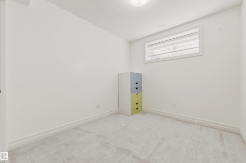 1145 Lincoln Crescent, Edmonton, AB - Indoor Photo Showing Other Room