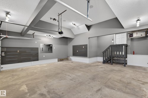 242 Cranberry Bend, Fort Saskatchewan, AB - Indoor Photo Showing Garage