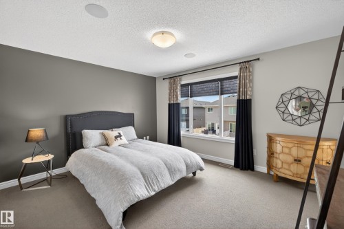 242 Cranberry Bend, Fort Saskatchewan, AB - Indoor Photo Showing Bedroom