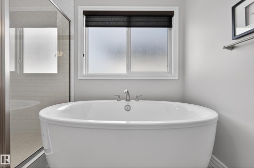 242 Cranberry Bend, Fort Saskatchewan, AB - Indoor Photo Showing Bathroom