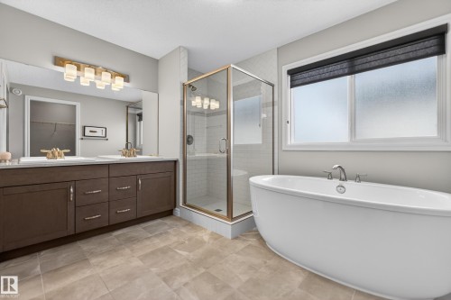 242 Cranberry Bend, Fort Saskatchewan, AB - Indoor Photo Showing Bathroom