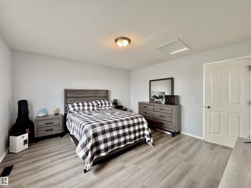 51 Galloway Wynd, Fort Saskatchewan, AB - Indoor Photo Showing Bedroom